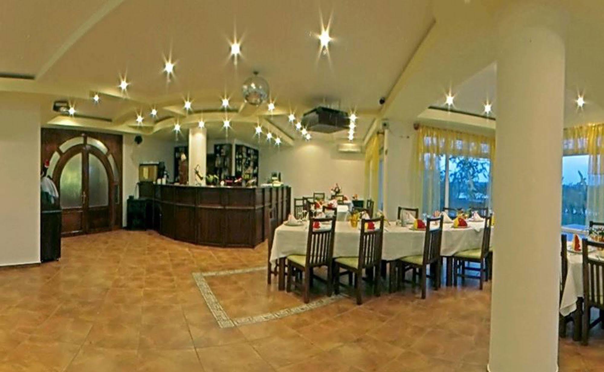 Hotel Wels Băltenii de Sus Extérieur photo
