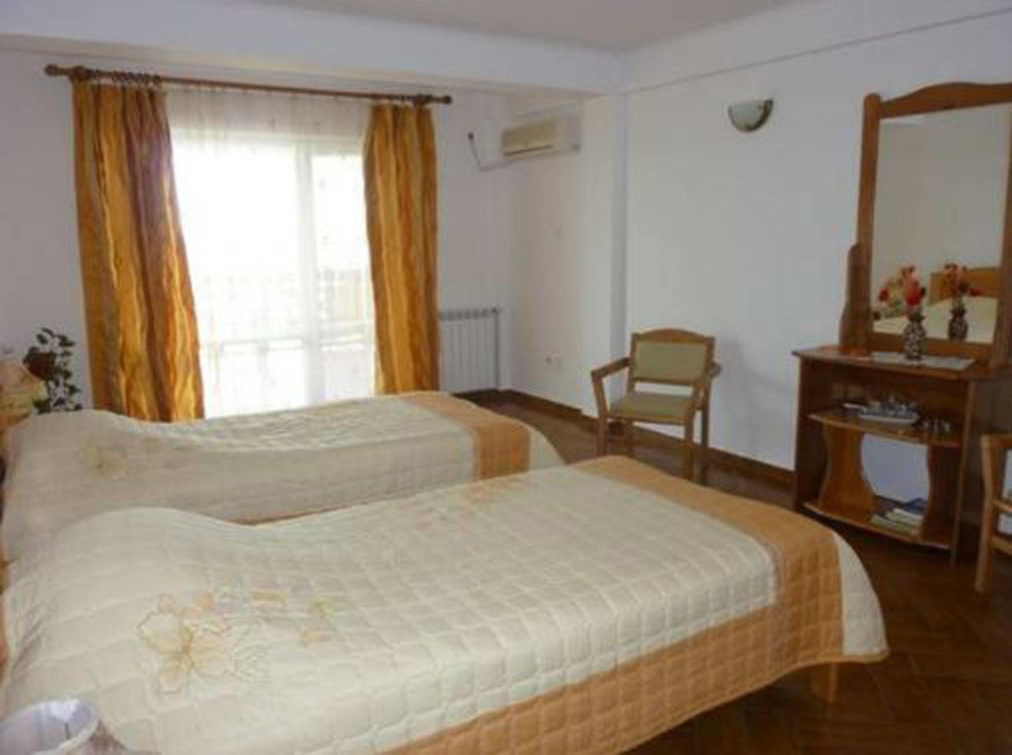 Hotel Wels Băltenii de Sus Extérieur photo
